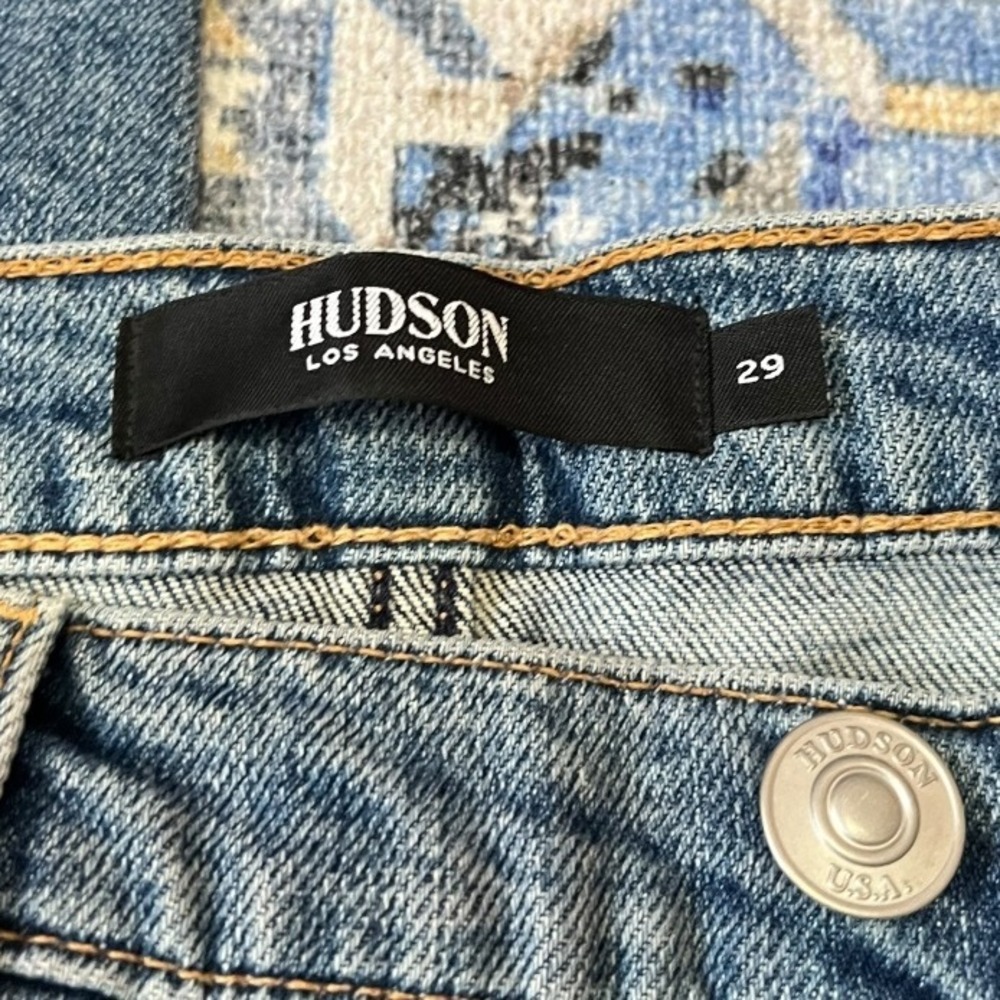 Hudson Bettie High Rise Tapered Jeans Medium Blue Wash Ripped Knee Size 29 NWT - Picture 2 of 8